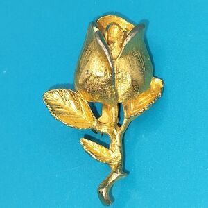 Vintage DFA Signed Gold Tone Rose Bud Flower Pin Brooch Textured Leaves